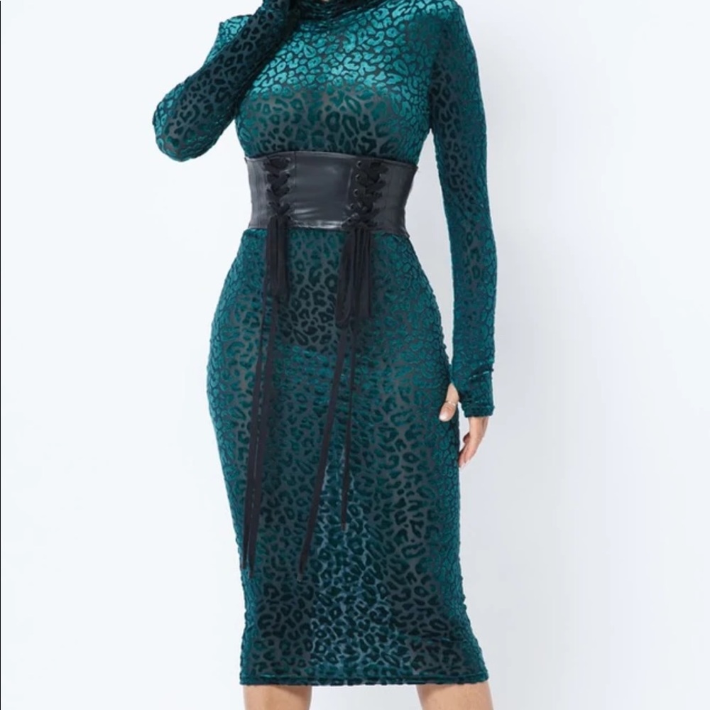 Sexy green dress fits like a glove